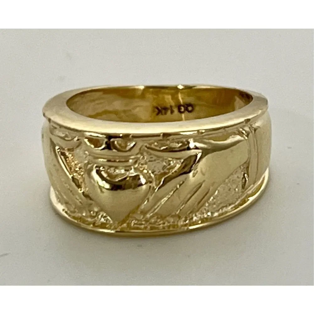 14k Gold Polished Mens Claddagh  Band
